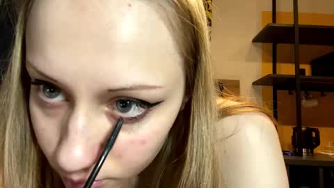 Bella online show from March 4, 4:35 pm