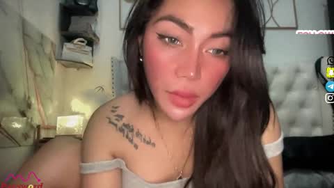 Snapshot of christinee_star chatting on November 21, 1:37 am christine online show from November 21, 1:37 am