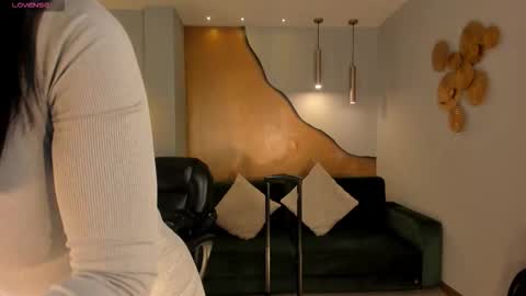 Snapshot of christineford1 chatting on December 1, 12:10 pm Christine Ford online show from December 1, 12:10 pm