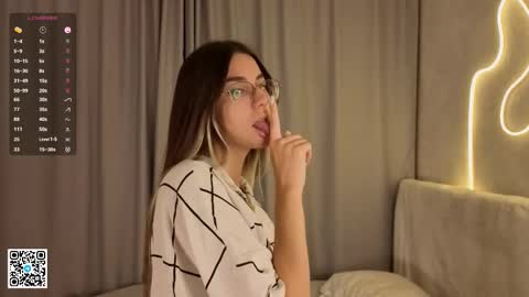 Ellie online show from December 3, 5:00 pm