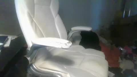 Snapshot of christo9999 chatting on February 28, 2:20 am christo online show from February 28, 2:20 am