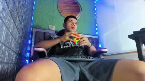 Christoper Giraldo online show from March 11, 3:29 pm