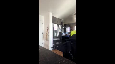 Snapshot of christophe_throbin chatting on January 18, 7:39 pm christophe_throbin online show from January 18, 7:39 pm