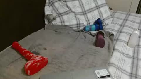 Snapshot of christophe_throbin chatting on February 27, 5:18 am christophe_throbin online show from February 27, 5:18 am