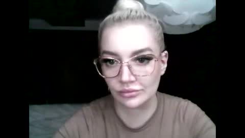 Snapshot of christyblondie chatting on March 27, 7:24 pm christyblondie online show from March 27, 7:24 pm