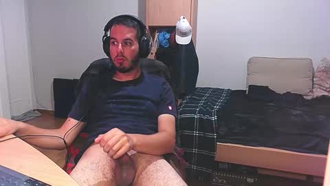 Chromefox123 online show from December 13, 9:09 pm