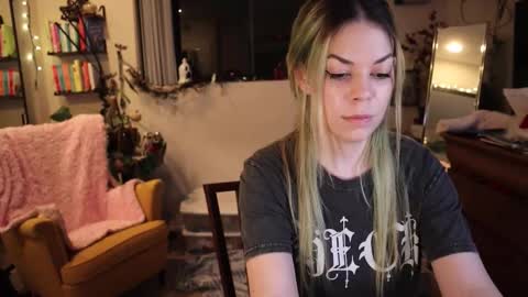 Snapshot of chrysanthulu chatting on October 12, 5:28 am Chrys online show from October 12, 5:28 am