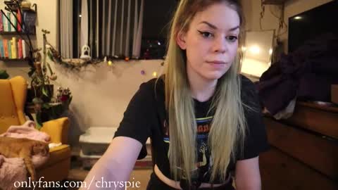 Snapshot of chrysanthulu chatting on October 18, 5:32 am Chrys online show from October 18, 5:32 am