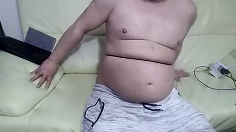 Snapshot of chubbybelly80 chatting on December 3, 1:13 am Corviglia online show from December 3, 1:13 am