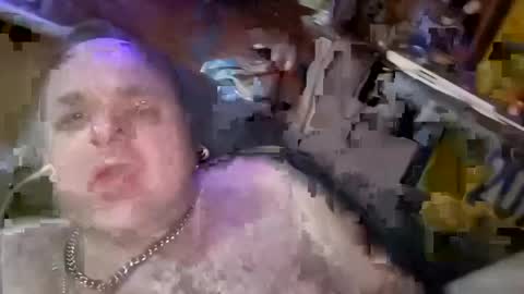 chubbyman43 online show from June 14, 3:52 am