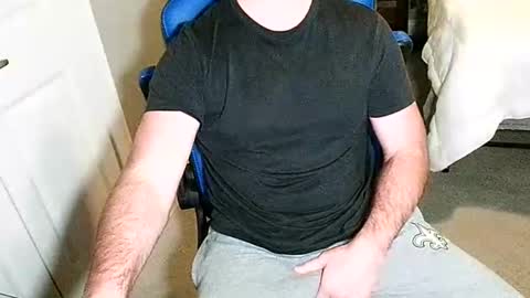 Snapshot of chuck0781 chatting on October 18, 6:52 pm chuck online show from October 18, 6:52 pm