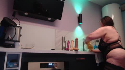 Snapshot of chwerry_b0 chatting on February 10, 9:58 pm Jessica online show from February 10, 9:58 pm