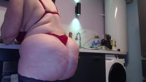 Snapshot of chwerry_b0 chatting on February 12, 10:15 pm Jessica online show from February 12, 10:15 pm