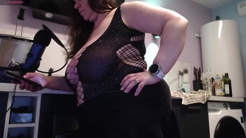 Snapshot of chwerry_b0 chatting on December 15, 12:59 am Jessica online show from December 15, 12:59 am