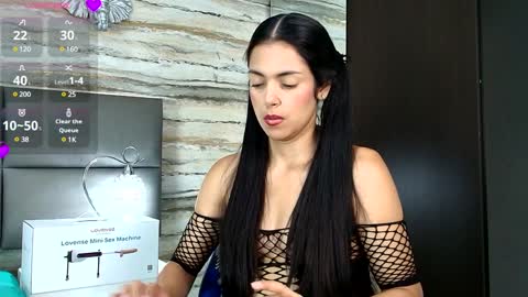 Snapshot of ciara_connor chatting on February 8, 10:39 am ... ... online show from February 8, 10:39 am