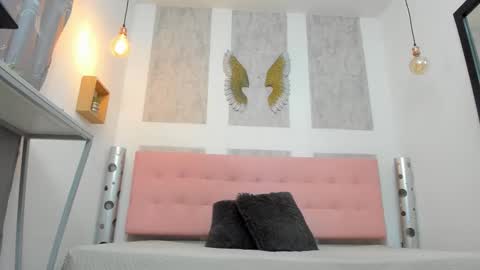 ...   ... online show from March 15, 4:07 am