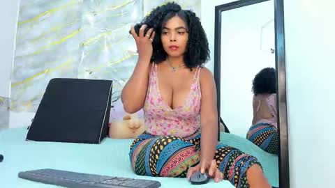 Snapshot of ciaraharrys chatting on December 15, 6:45 pm ciaraharrys online show from December 15, 6:45 pm