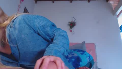 Snapshot of cicimom chatting on December 18, 1:50 pm cicimom online show from December 18, 1:50 pm