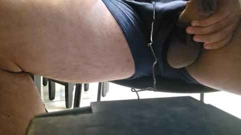 Snapshot of cigneska chatting on December 11, 1:47 am mickito online show from December 11, 1:47 am