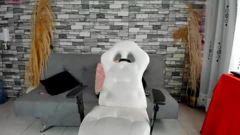 Snapshot of ciindy_lovee chatting on November 6, 5:03 pm Ciindy Lovers online show from November 6, 5:03 pm