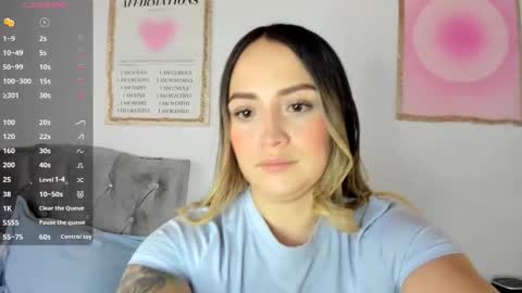 Snapshot of ciindy_lovee chatting on November 16, 12:33 pm Ciindy Lovers online show from November 16, 12:33 pm