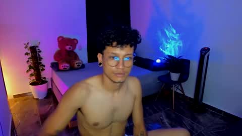 Snapshot of cinamon_kingdom chatting on January 17, 5:42 am Luna and Sebas  online show from January 17, 5:42 am