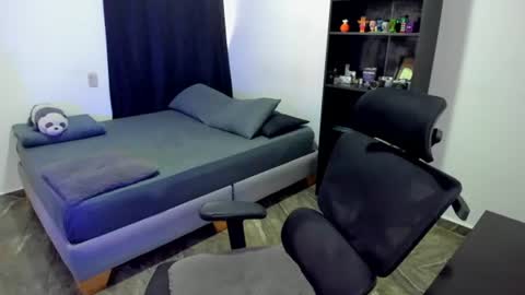 Luna and Sebas  online show from June 13, 9:02 pm