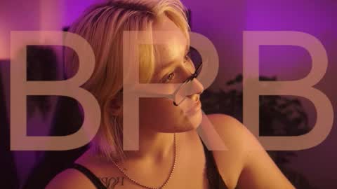 Snapshot of cinbellamy chatting on October 26, 2:17 am Cin Bellamy online show from October 26, 2:17 am