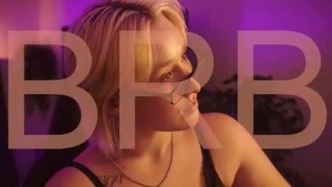 Snapshot of cinbellamy chatting on October 27, 2:59 am Cin Bellamy online show from October 27, 2:59 am