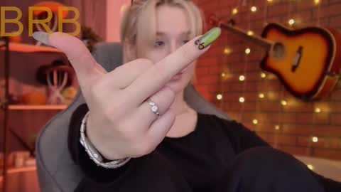 Snapshot of cinbellamy chatting on January 9, 5:54 am Cin Bellamy online show from January 9, 5:54 am