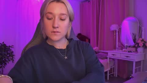 Snapshot of cinbellamy chatting on January 11, 4:28 am Cin Bellamy online show from January 11, 4:28 am