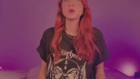 Snapshot of cinderella_lewis chatting on November 21, 4:05 pm Sofi Eva and Mey online show from November 21, 4:05 pm