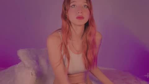 Snapshot of cinderella_lewis chatting on December 18, 2:50 am Sofi Eva and Mey online show from December 18, 2:50 am