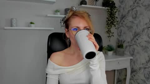 Cinderella online show from February 20, 6:48 am