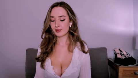 cindyprettywomen online show from July 2, 4:24 pm