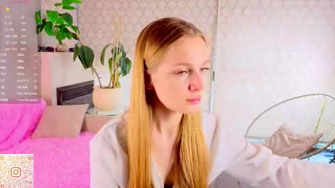 Snapshot of cindyreming chatting on October 10, 6:23 am Im Cindy online show from October 10, 6:23 am