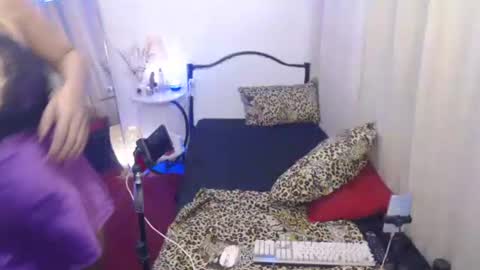 Snapshot of cindyts09 chatting on October 9, 4:16 pm Cindy online show from October 9, 4:16 pm