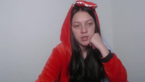 Snapshot of cinna_sweety chatting on October 20, 2:23 am cinna online show from October 20, 2:23 am
