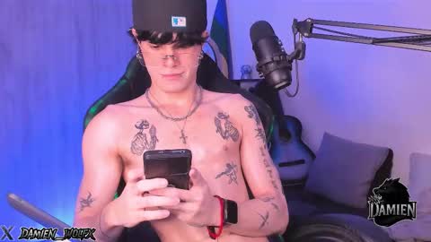 Snapshot of cinnamon_boyxxx chatting on September 21, 2:35 am David     Independent Model online show from September 21, 2:35 am