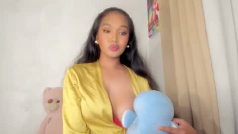 Snapshot of cinnamoncandy14 chatting on December 22, 5:32 pm Ask me online show from December 22, 5:32 pm