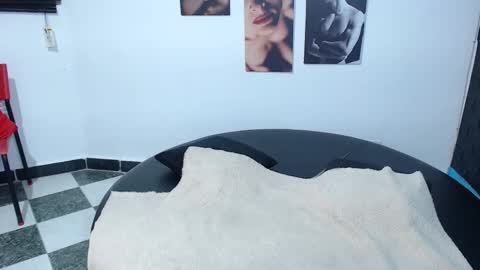 Cinthya online show from October 25, 6:35 pm