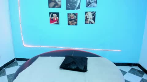 Snapshot of cinthya_dan chatting on May 21, 6:15 pm Cinthya online show from May 21, 6:15 pm