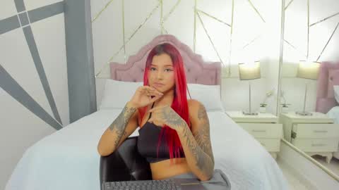 CintiaCollins  online show from February 19, 7:27 pm