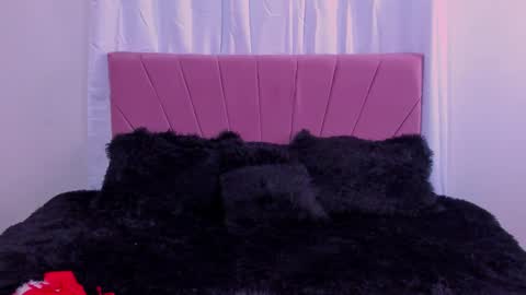 CintiaCollins  online show from December 13, 8:14 pm