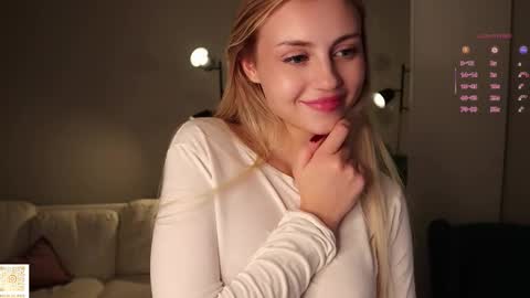 Snapshot of cirilada chatting on October 19, 7:36 pm Sandy online show from October 19, 7:36 pm