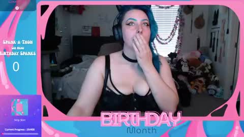 Snapshot of cirquenoirblu chatting on July 31, 2:33 am Blu online show from July 31, 2:33 am