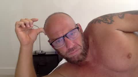 . online show from October 8, 10:18 pm