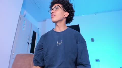 cj_davis1 online show from June 30, 2:01 am