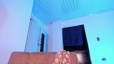 cj_davis1 online show from July 4, 4:29 am