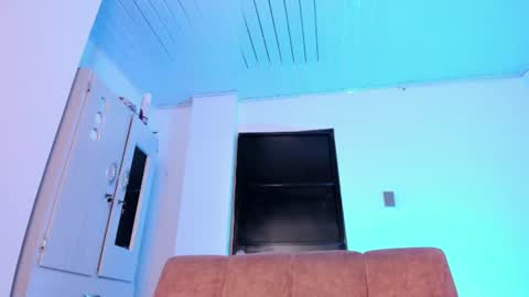 cj_davis1 online show from July 13, 2:31 pm